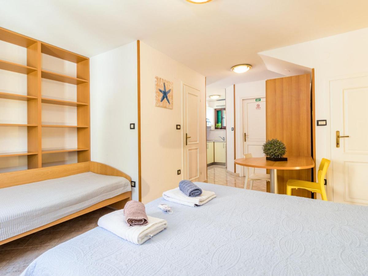 Apartment Antonella & Napoletano-1 By Interhome Умаг Екстериор снимка