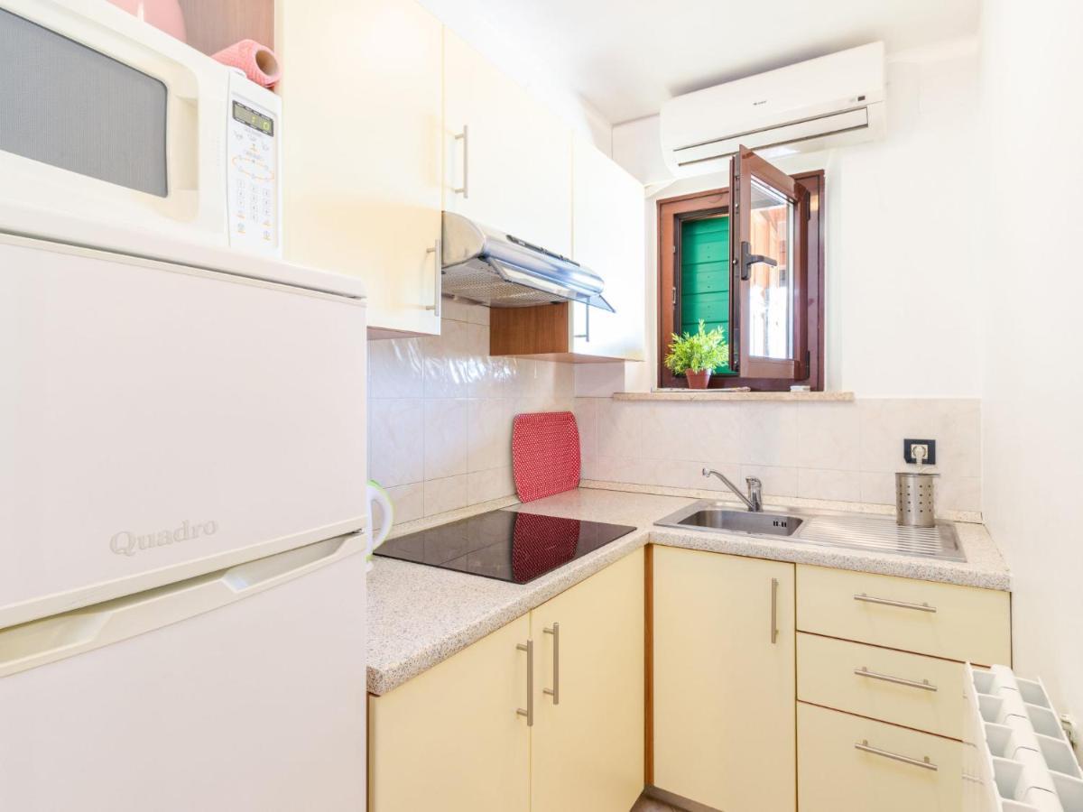 Apartment Antonella & Napoletano-1 By Interhome Умаг Екстериор снимка